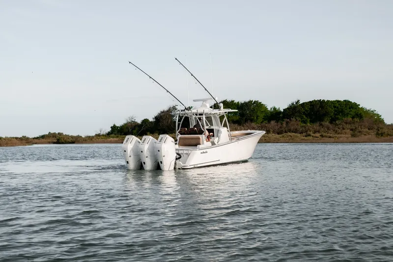 Slide: The Image of Valhalla Boatworks V37 2020 - 6019650