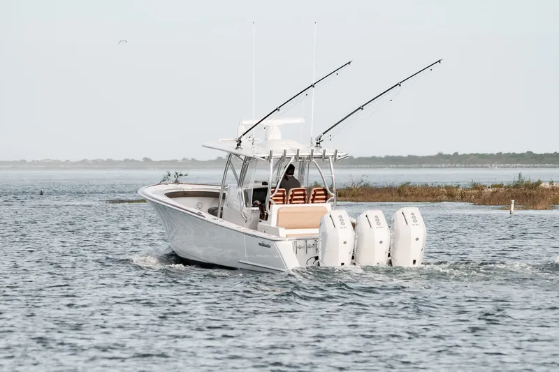 Slide: The Image of Valhalla Boatworks V37 2020 - 6019652