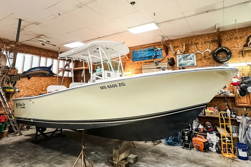 The Image of Blue Fin 24 2009 - 5936242