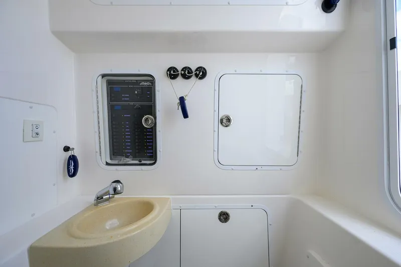 Slide: The Image of Invincible 39 2021 - 5936599