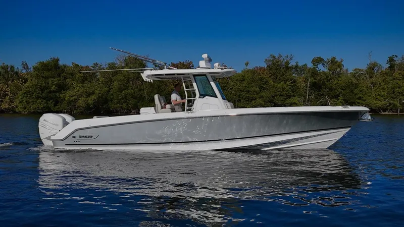 The Image of 2018 Boston Whaler 330 Outrage - Profile  - 5936635