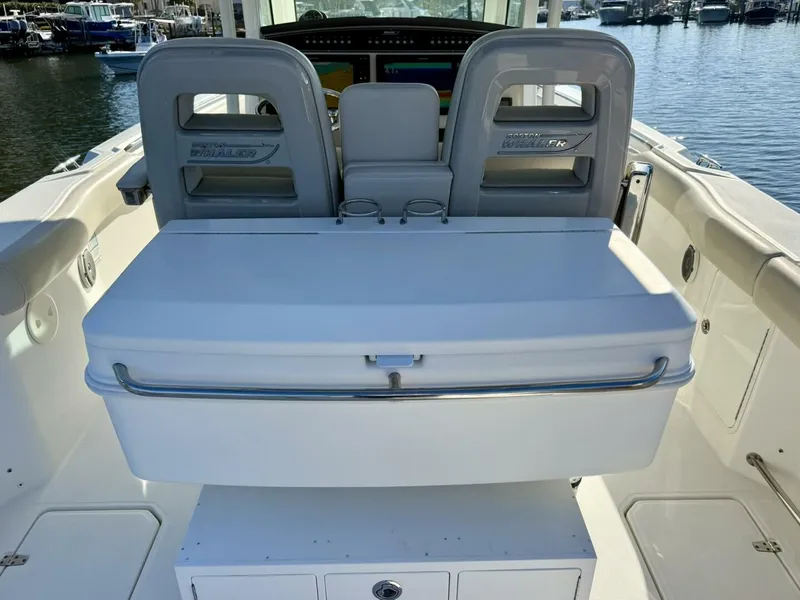 Slide: The Image of 2018 Boston Whaler 330 Outrage  - 5936673