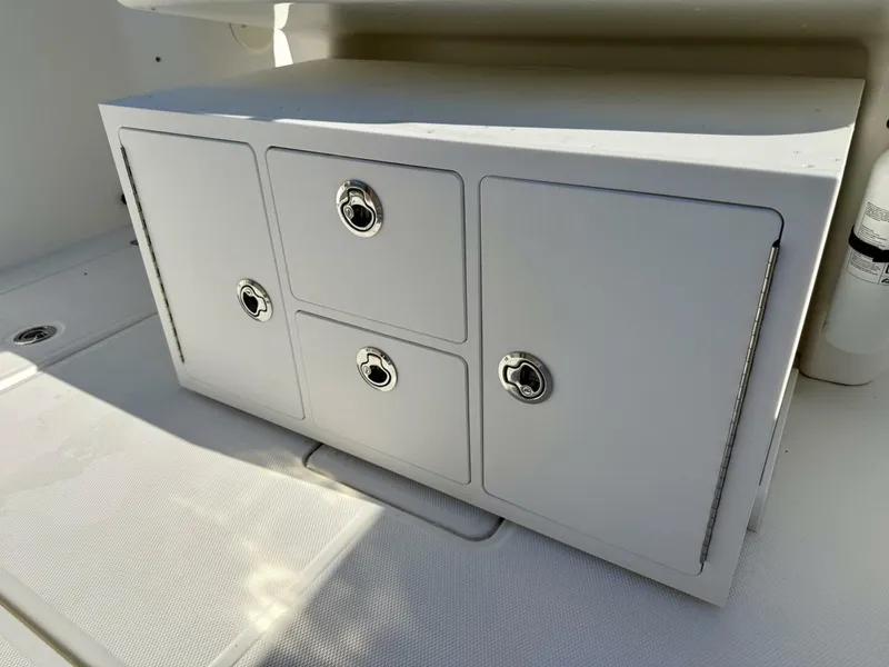 Slide: The Image of 2018 Boston Whaler 330 Outrage  - 5936682