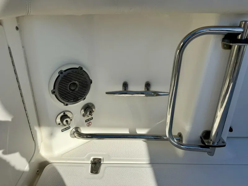 Slide: The Image of 2018 Boston Whaler 330 Outrage - Stern - 5936678