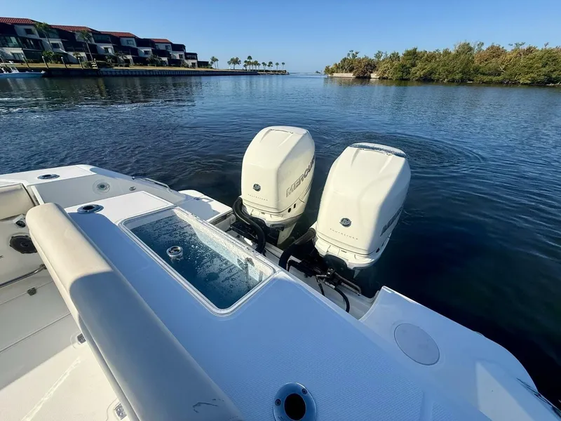 Slide: The Image of 2018 Boston Whaler 330 Outrage - Outboard Engines - 5936688
