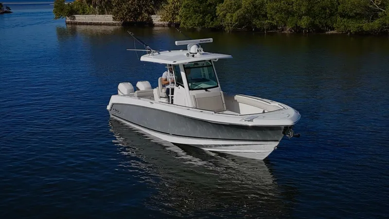 Slide: The Image of 2018 Boston Whaler 330 Outrage - Profile  - 5936638
