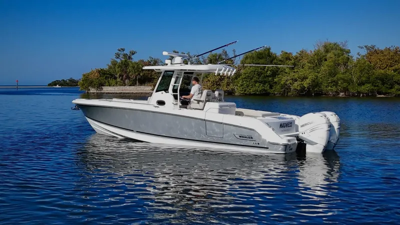 Slide: The Image of 2018 Boston Whaler 330 Outrage - Profile  - 5936630