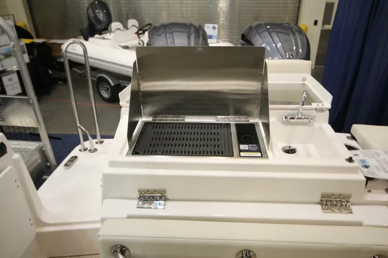 Slide: The Image of Ranger Tug R-27 Luxury Edition 2026 - 5937133