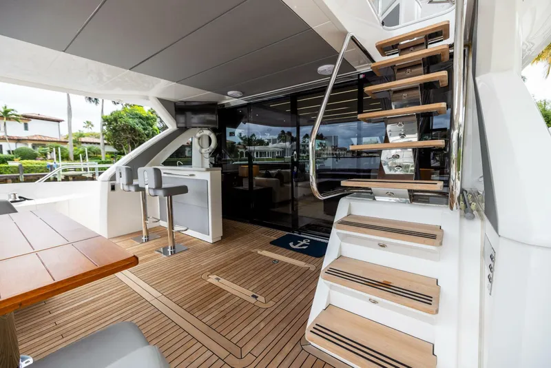 Slide: The Image of Sunseeker 76 - Journey 2019 Sunseeker 76 - Journey - 5959663