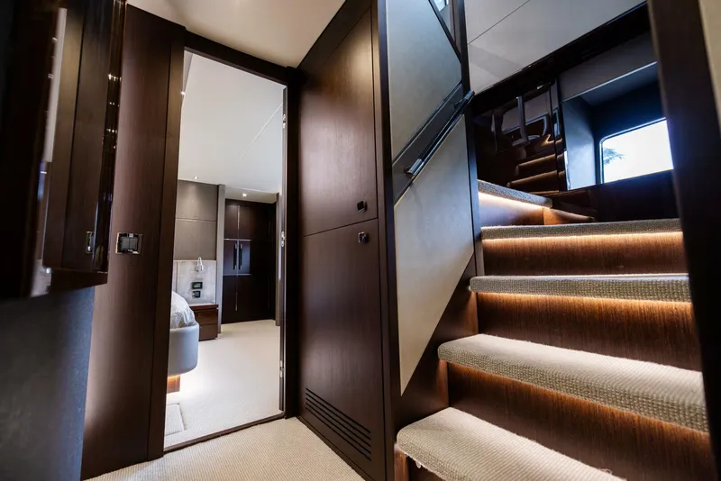 Slide: The Image of Sunseeker 76 - Journey 2019 Sunseeker 76 - Journey - 5959683