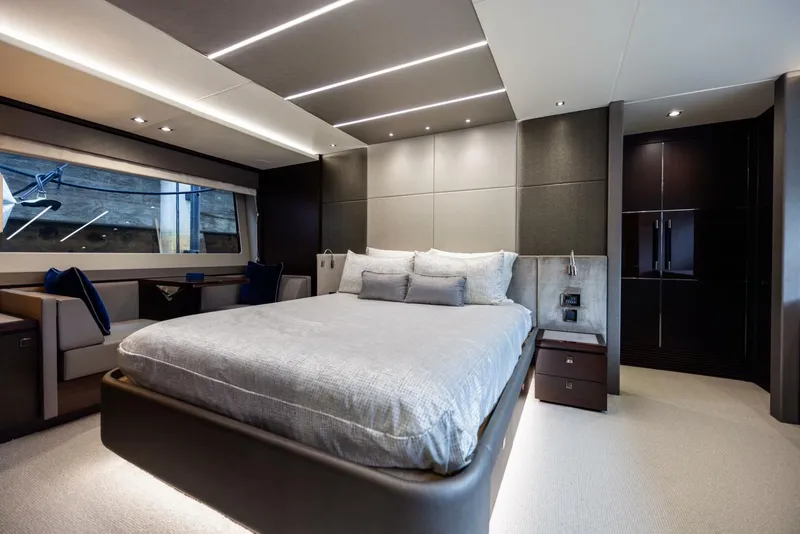 Slide: The Image of Sunseeker 76 - Journey 2019 Sunseeker 76 - Journey - 5959684