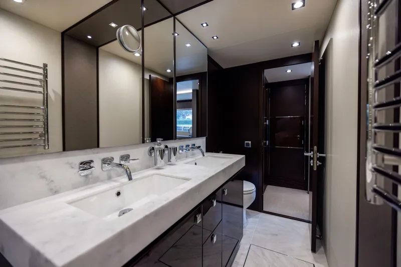 Slide: The Image of Sunseeker 76 - Journey 2019 Sunseeker 76 - Journey - 5959692