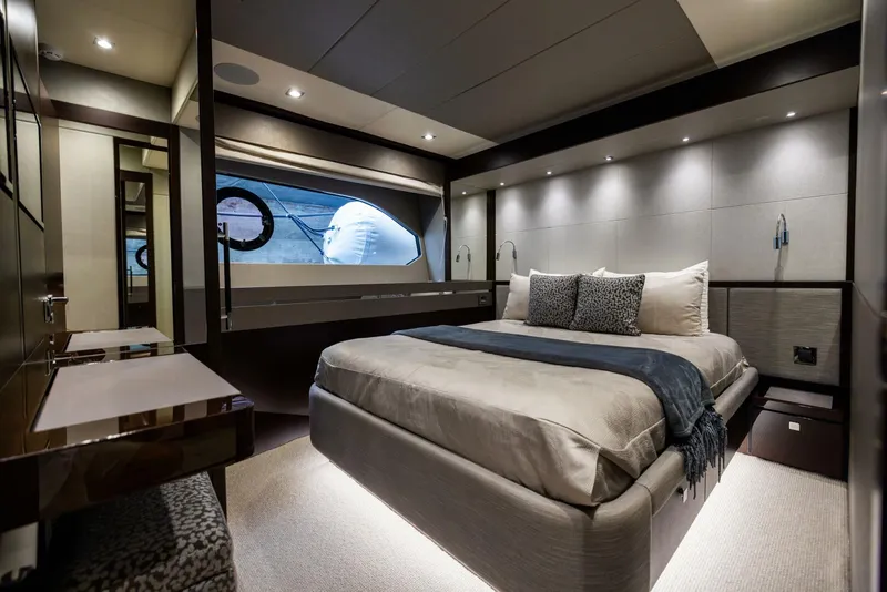 Slide: The Image of Sunseeker 76 - Journey 2019 Sunseeker 76 - Journey - 5959694