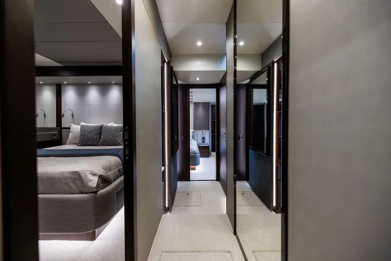 Slide: The Image of Sunseeker 76 - Journey 2019 Sunseeker 76 - Journey - 5959701