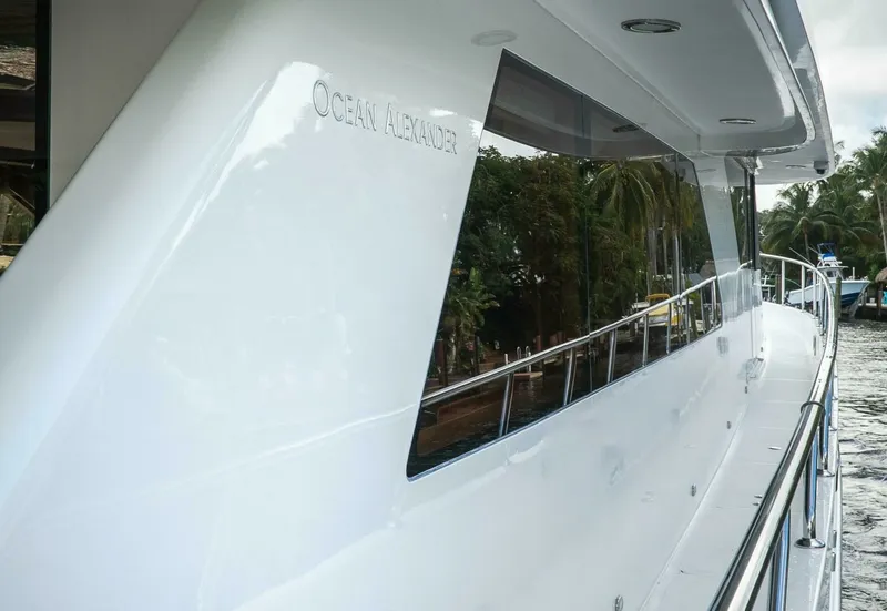 Slide: The Image of Ocean Alexander 80 motoryacht 2005 - 7648281