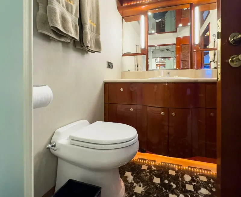 Slide: The Image of Ocean Alexander 80 motoryacht 2005 - 5937360