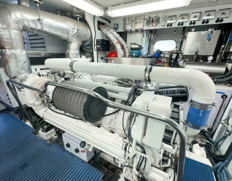 Slide: The Image of Ocean Alexander 80 motoryacht 2005 - 7648271
