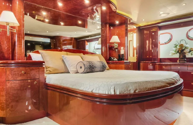 Slide: The Image of Ocean Alexander 80 motoryacht 2005 - 7648200