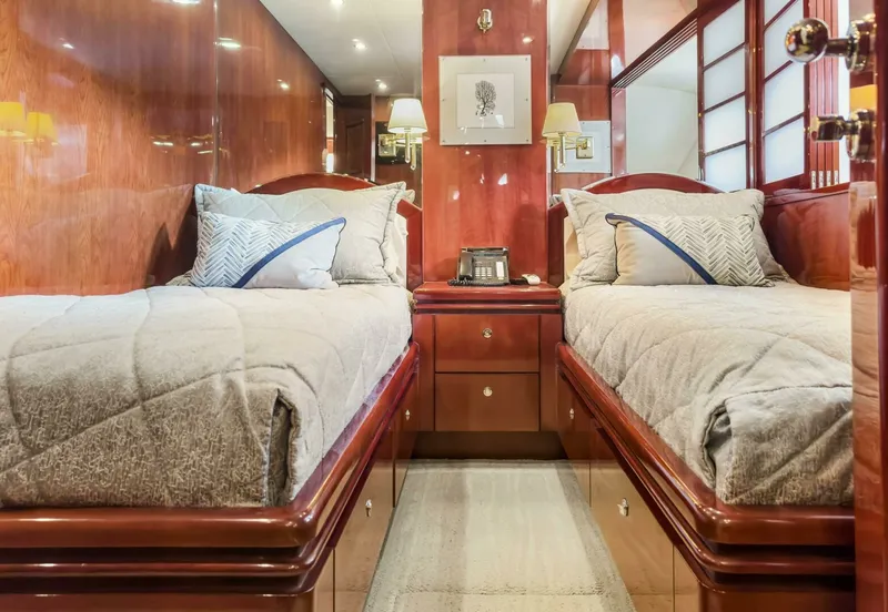 Slide: The Image of Ocean Alexander 80 motoryacht 2005 - 7648207