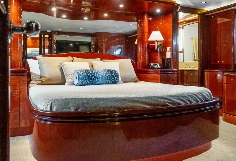 Slide: The Image of Ocean Alexander 80 motoryacht 2005 - 7648277