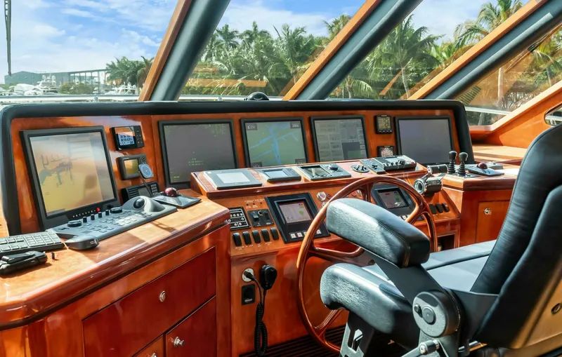 Slide: The Image of Ocean Alexander 80 motoryacht 2005 - 7648279