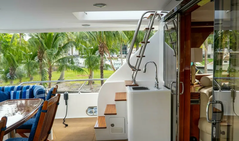 Slide: The Image of Ocean Alexander 80 motoryacht 2005 - 7648267