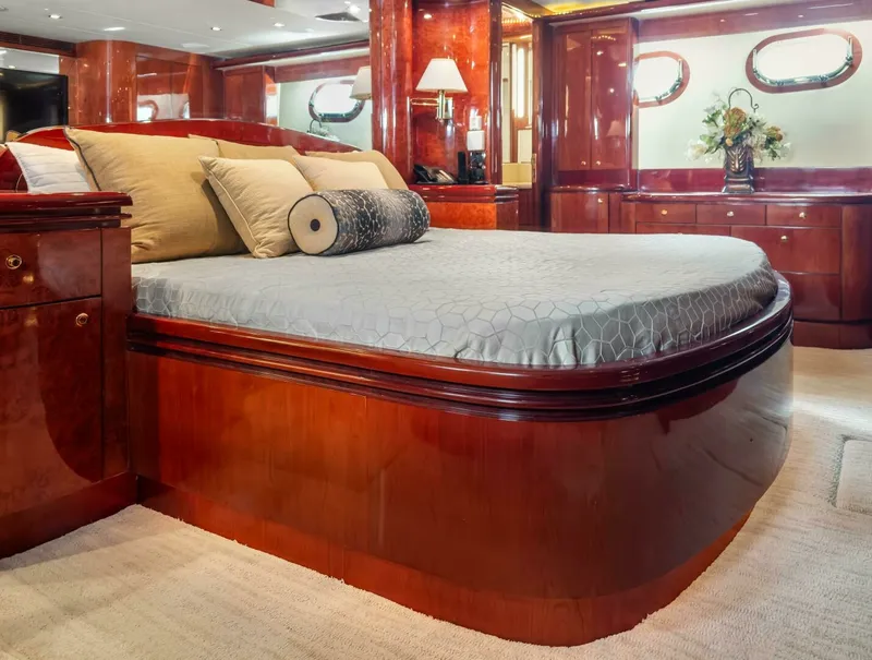 Slide: The Image of Ocean Alexander 80 motoryacht 2005 - 7648163