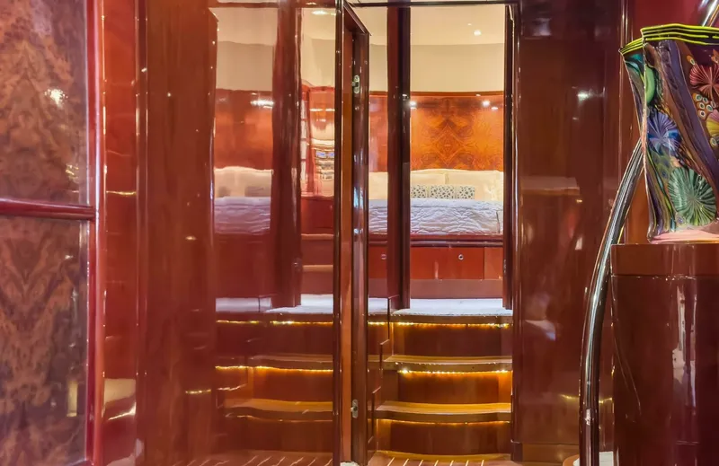 Slide: The Image of Ocean Alexander 80 motoryacht 2005 - 7648209