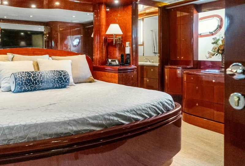 Slide: The Image of Ocean Alexander 80 motoryacht 2005 - 7648190