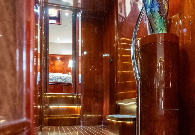 Slide: The Image of Ocean Alexander 80 motoryacht 2005 - 7648183