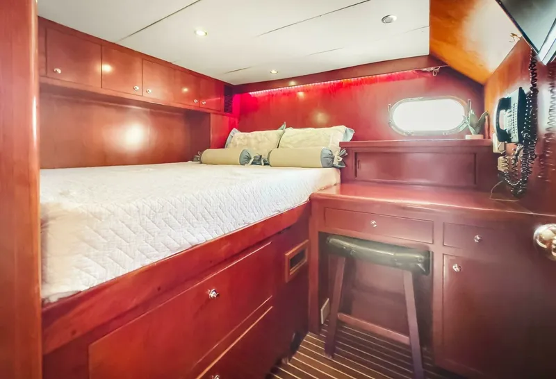 Slide: The Image of Ocean Alexander 80 motoryacht 2005 - 7648196