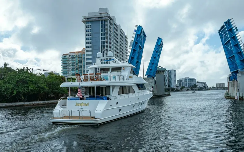 Slide: The Image of Ocean Alexander 80 motoryacht 2005 - 7648241
