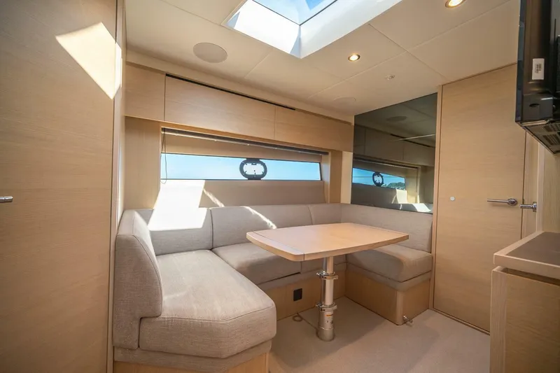 Slide: The Image of Princess V40 2021 - 5964910