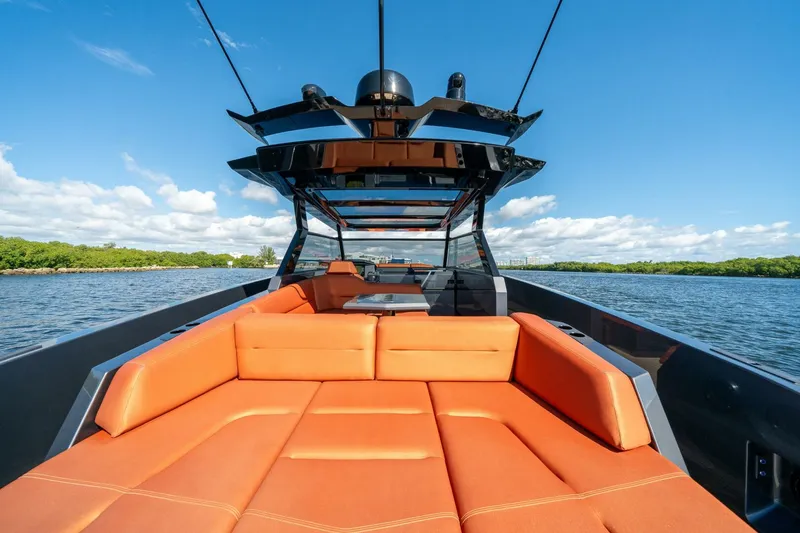 Slide: The Image of Vanquish VQ45 2022 - 5965045