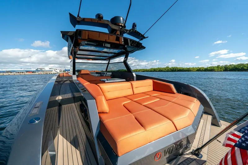 Slide: The Image of Vanquish VQ45 2022 - 5965048