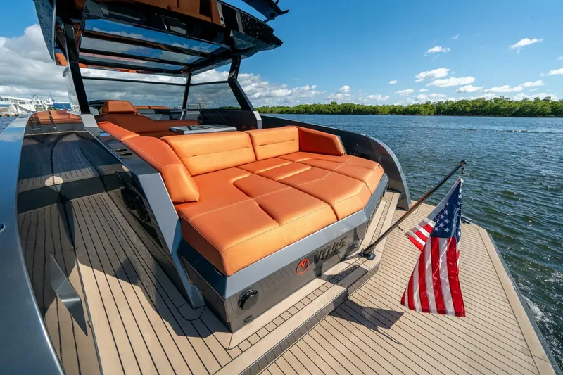 Slide: The Image of Vanquish VQ45 2022 - 5965047