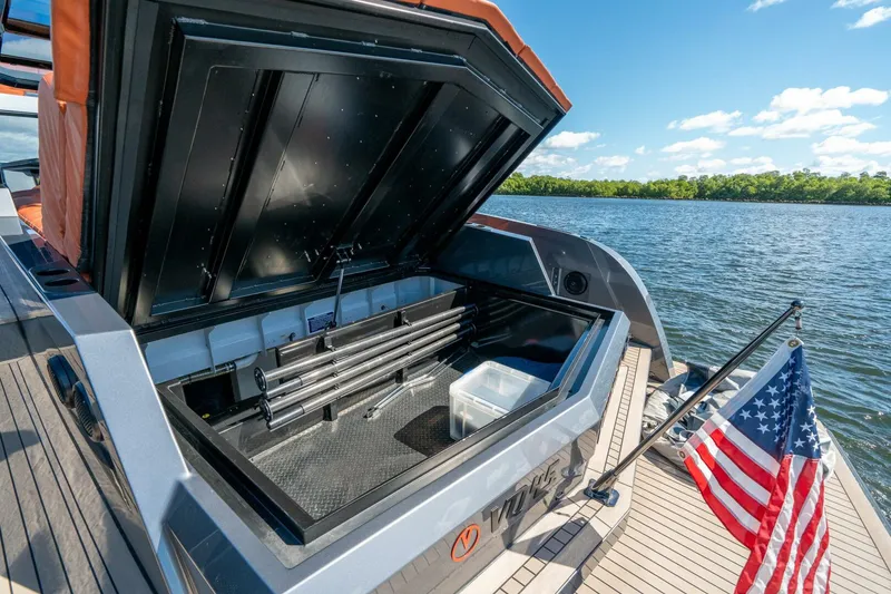 Slide: The Image of Vanquish VQ45 2022 - 5965062