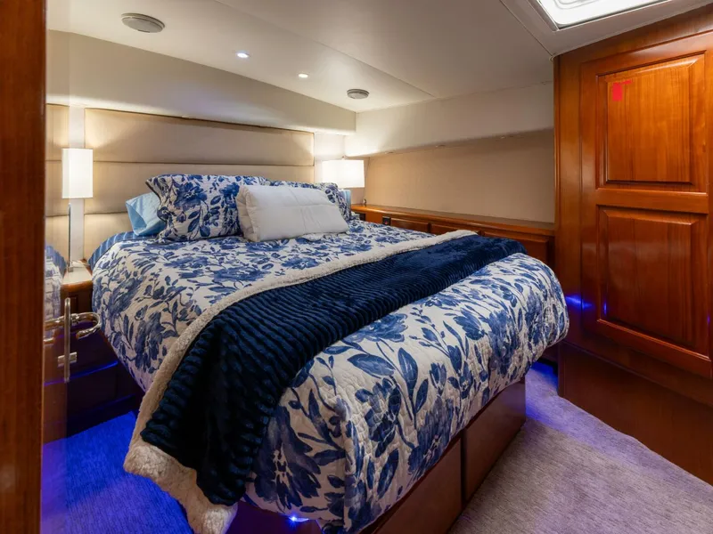 Slide: The Image of Viking 58 Convertible 1998 - 5937408