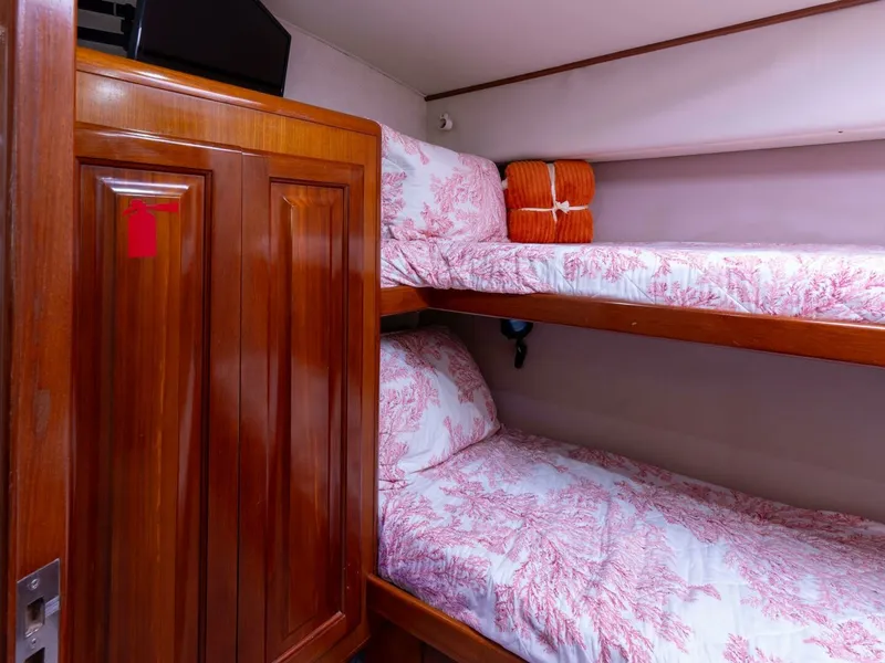 Slide: The Image of Viking 58 BAREFOOT - Guest Stateroom 1998 Viking 58 Convertible BAREFOOT - 7676792