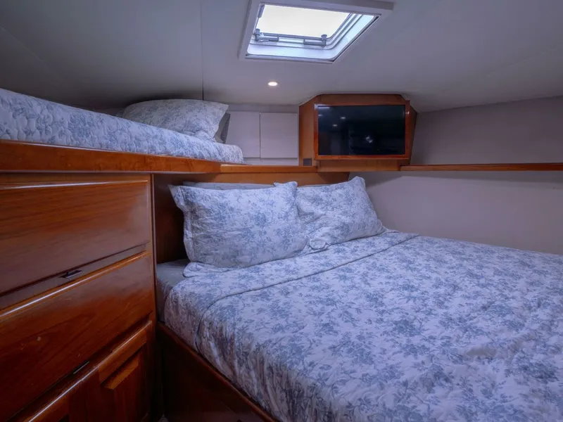 Slide: The Image of Viking 58 BAREFOOT - Guest Stateroom Aft 1998 Viking 58 Convertible BAREFOOT - 7676795