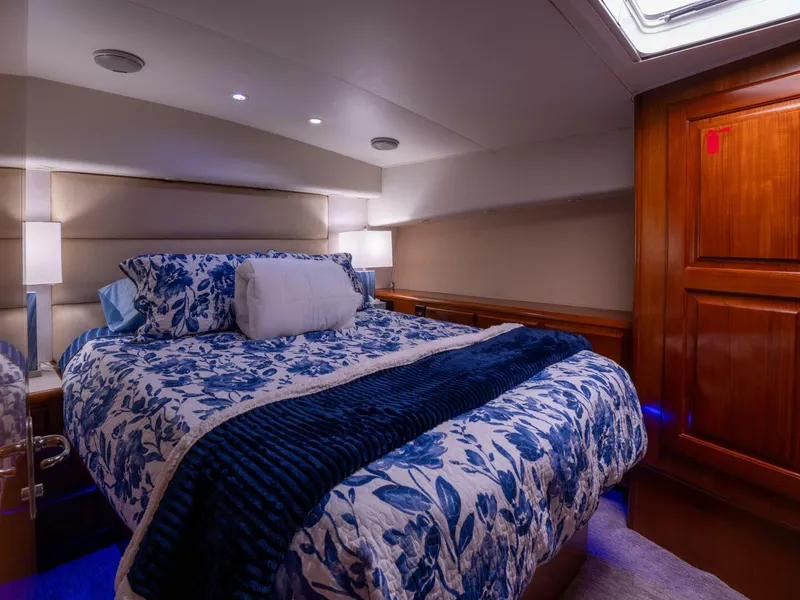 Slide: The Image of Viking 58 Convertible 1998 - 5937421