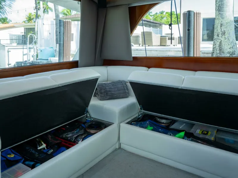 Slide: The Image of Viking 58 BAREFOOT - Salon 1998 Viking 58 Convertible BAREFOOT - 7676777