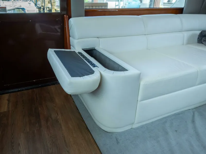 Slide: The Image of Viking 58 BAREFOOT - Salon 1998 Viking 58 Convertible BAREFOOT - 7676776