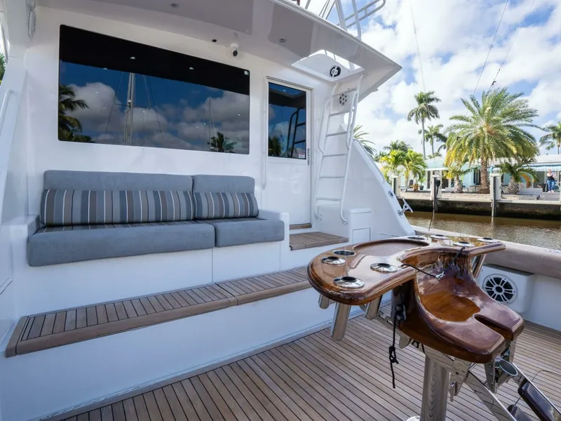 Slide: The Image of Viking 58 BAREFOOT - Cockpit 1998 Viking 58 Convertible BAREFOOT - 7676774