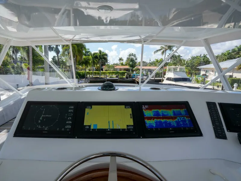 Slide: The Image of Viking 58 BAREFOOT - Helm 1998 Viking 58 Convertible BAREFOOT - 7676770