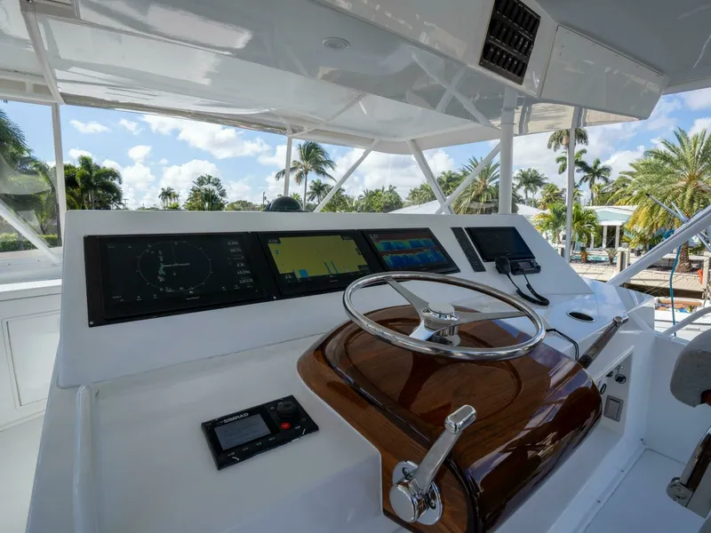 Slide: The Image of Viking 58 BAREFOOT - Helm 1998 Viking 58 Convertible BAREFOOT - 7676768