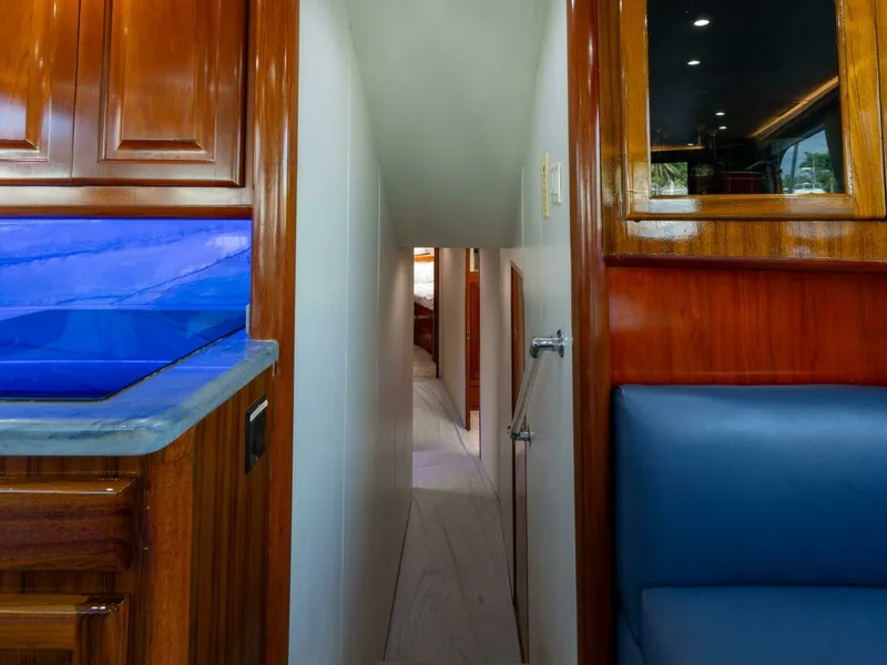 Slide: The Image of Viking 58 BAREFOOT - Companionway 1998 Viking 58 Convertible BAREFOOT - 7676784