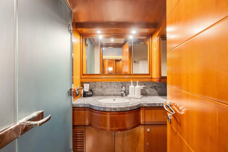 Slide: The Image of Ferretti 112 2004 - 5937543