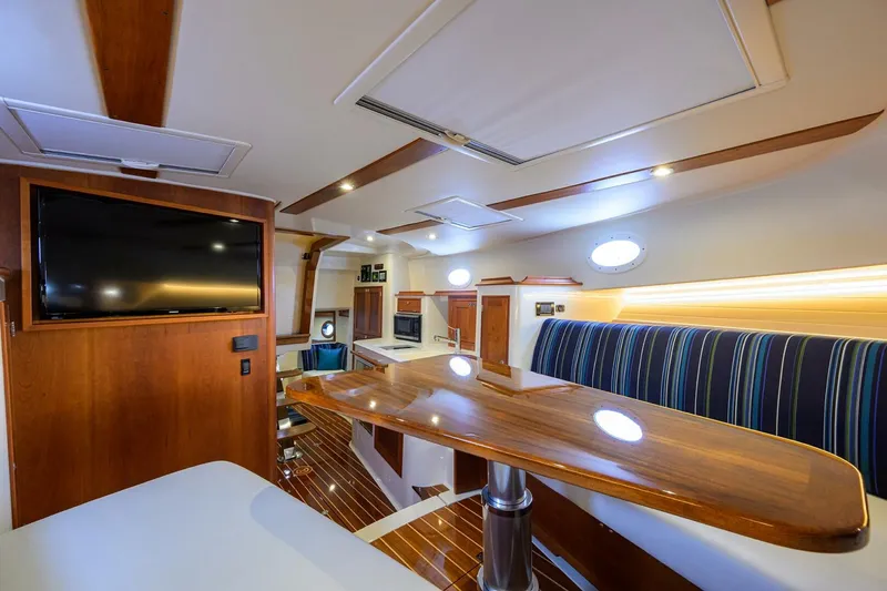 Slide: The Image of Hinckley 40X Renie Vie- Dinette 2022 Hinckley 40X Renie Vee - 5937858