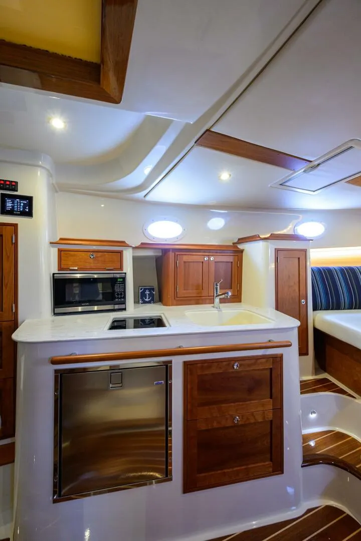 Slide: The Image of Hinckley 40X Renie Vie- Galley 2022 Hinckley 40X Renie Vee - 5937901